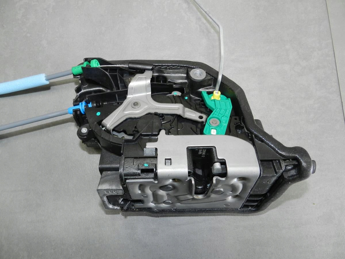 BMW X3 G01 LOCK RIGHT REAR 7281940