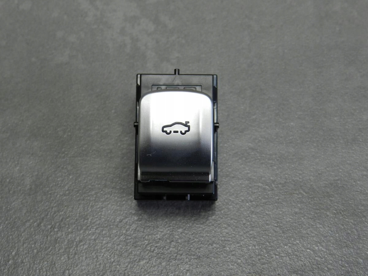 BMW X3 G01 TAILGATE BUTTON 9299459