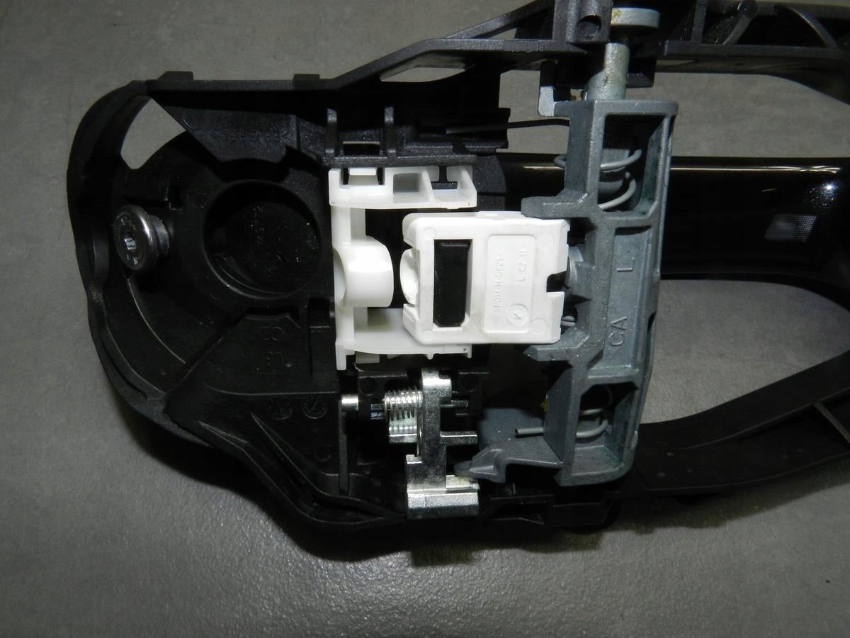 BMW X3 M F97 HANDLE LEFT REAR A90 KEYLESS