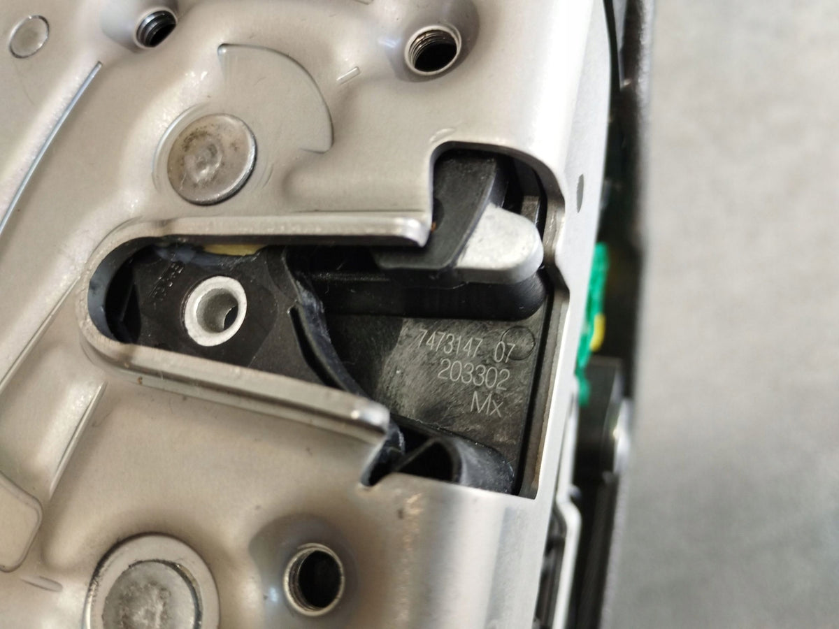 BMW X4M F98 LOCK LEFT REAR 7473147