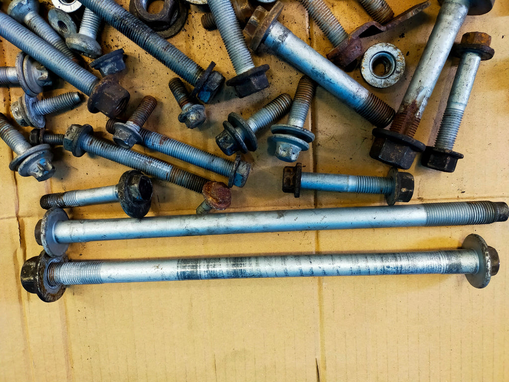 BMW X5 F15 2014 R XDRIVE 30 D 190KW SUSPENSION SCREW 6,3KG