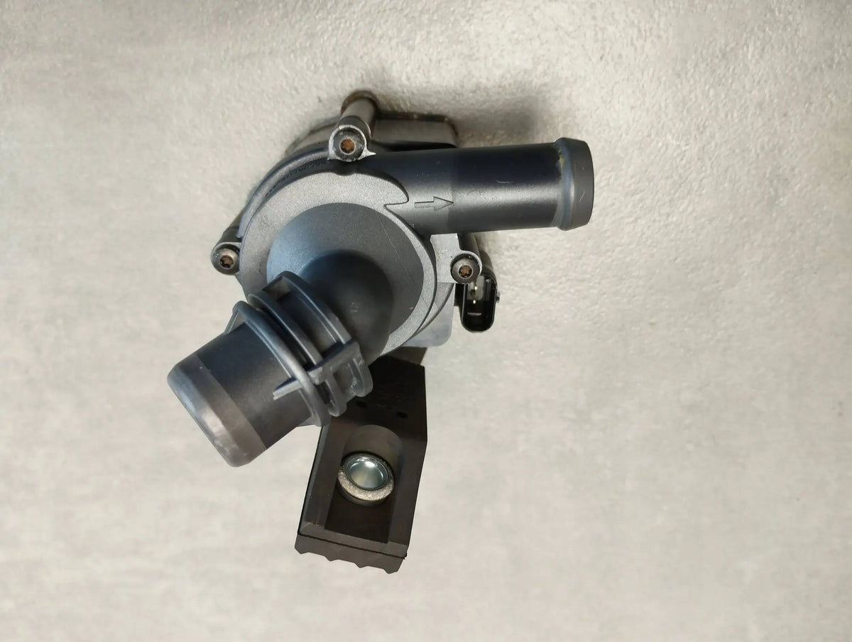 BMW X5 F15 ADDITIONAL WATER PUMP 9230232