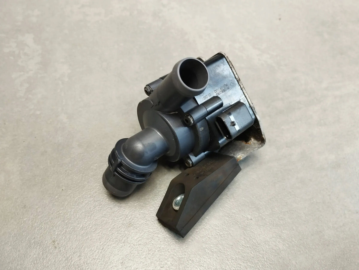 BMW X5 F15 ADDITIONAL WATER PUMP 9230232