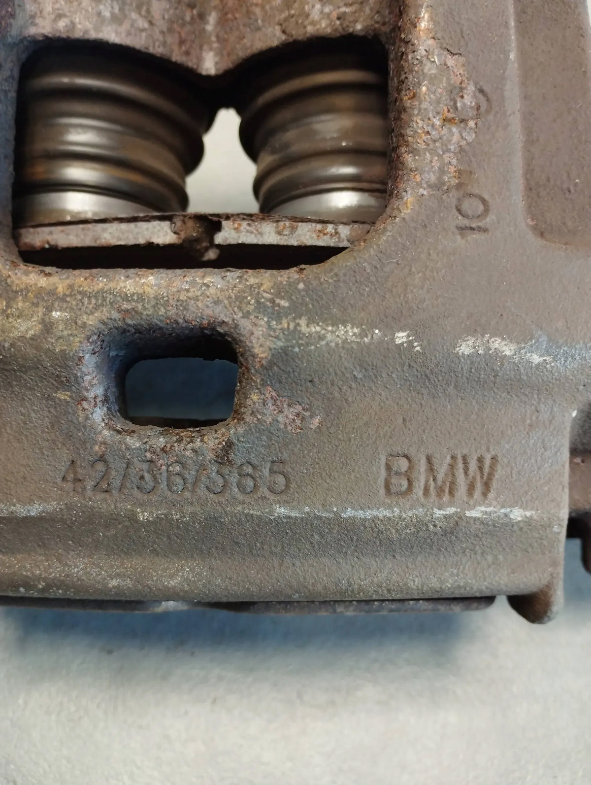 BMW X5 F15 CLAMP RIGHT FRONT 42/36/365
