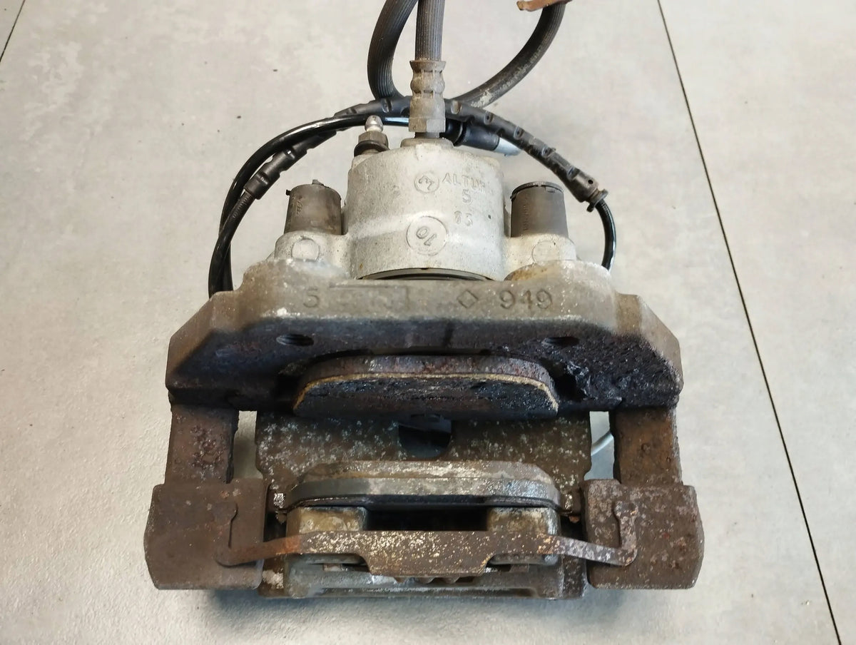 BMW X5 F15 CLAMP RIGHT REAR 44/24