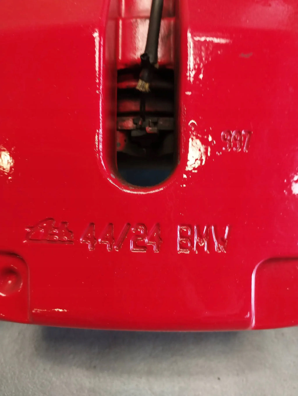 BMW X6 E71 4.4 V8 CLAMP RIGHT REAR 44/24