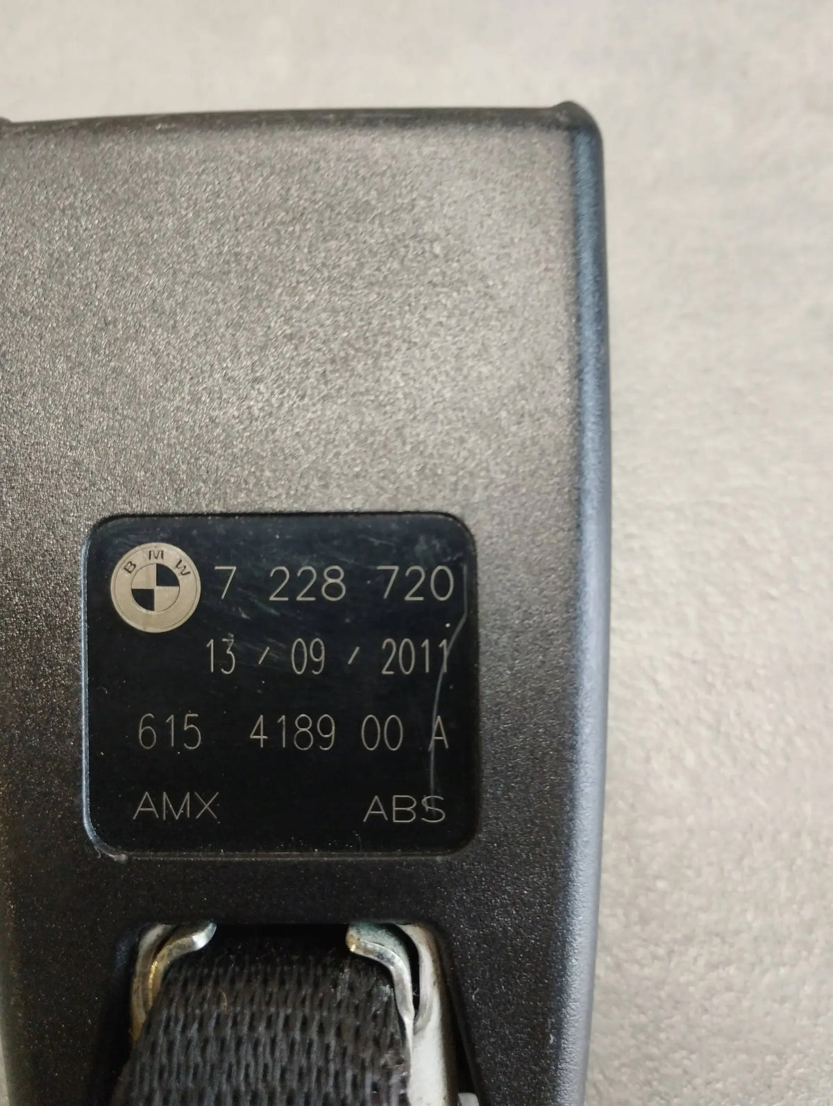 BMW X6 E71 BELT BUCKLE 7228720