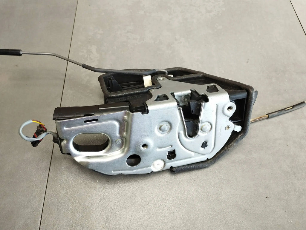 BMW X6 E71 LOCK RIGHT FRONT 7315022