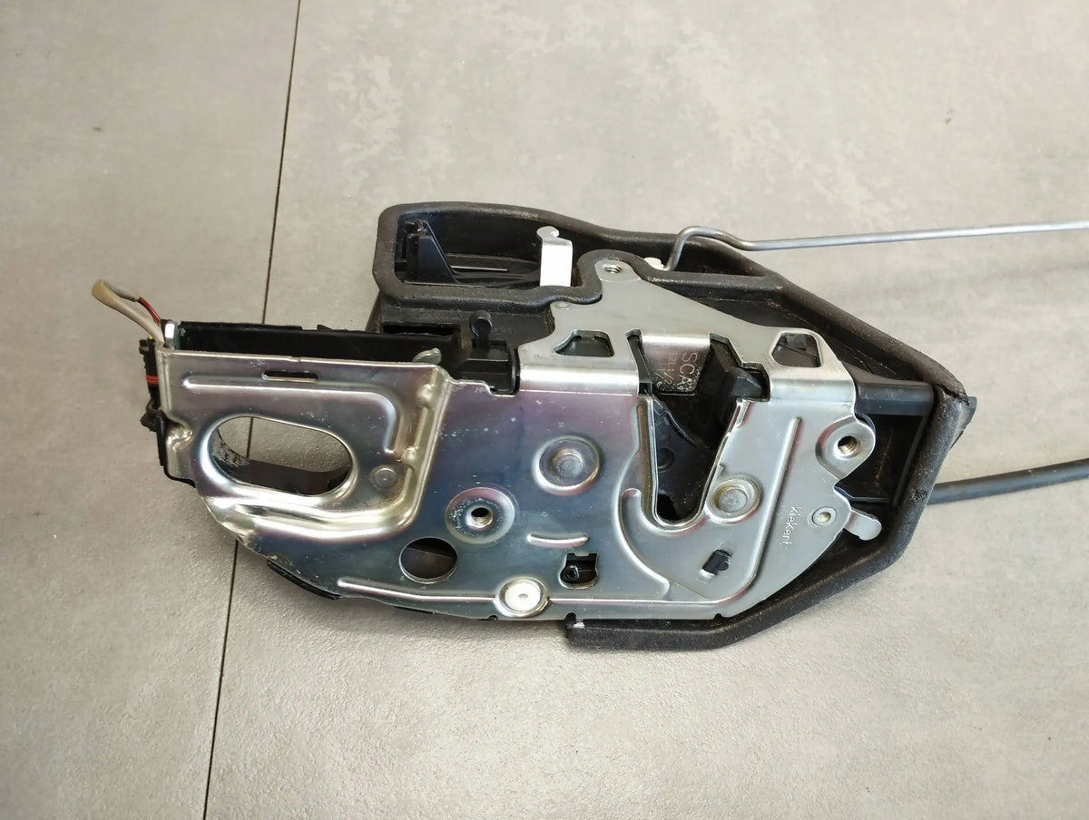 BMW X6 E71 LOCK RIGHT REAR 7167588