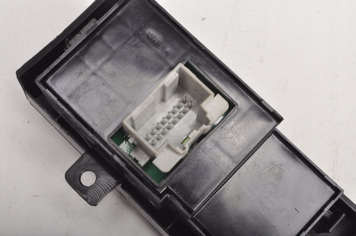 CHEVROLET CAPTIVA AND LIGHT SWITCH