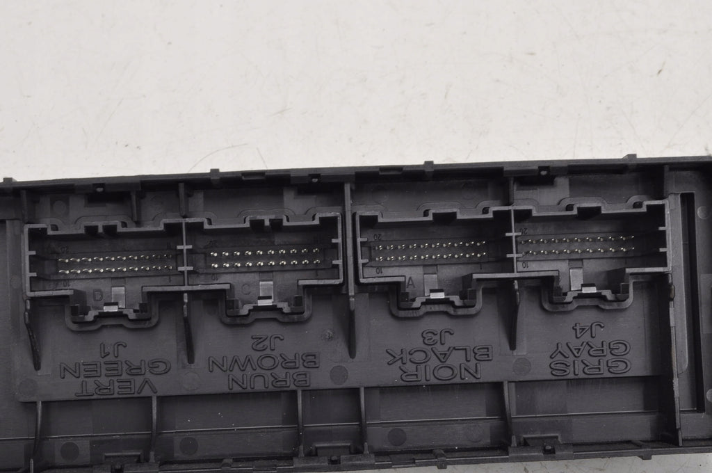 CHEVROLET CRUZE AND AIR CONDITIONING CONTROLLER 13505749