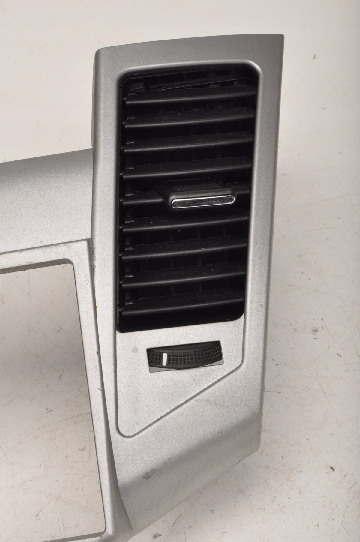 CHEVROLET CRUZE AND GRILLE RADIO FRAME