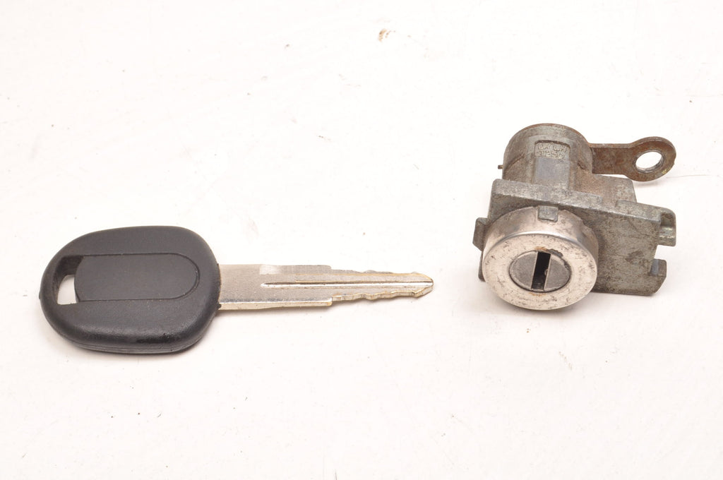 CHEVROLET EPIC II IGNITION KEY INSERT EUROPE INSERT 267T11946