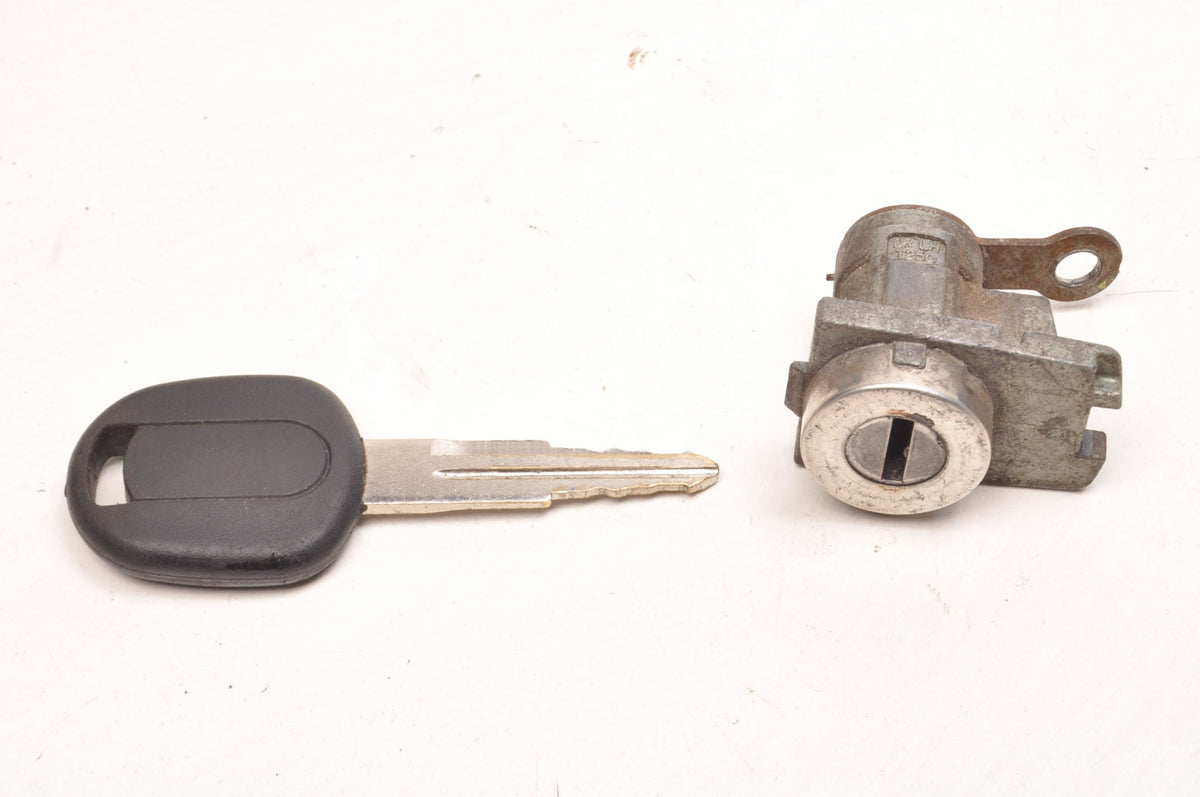 CHEVROLET EPIC II IGNITION KEY INSERT EUROPE INSERT 267T11946
