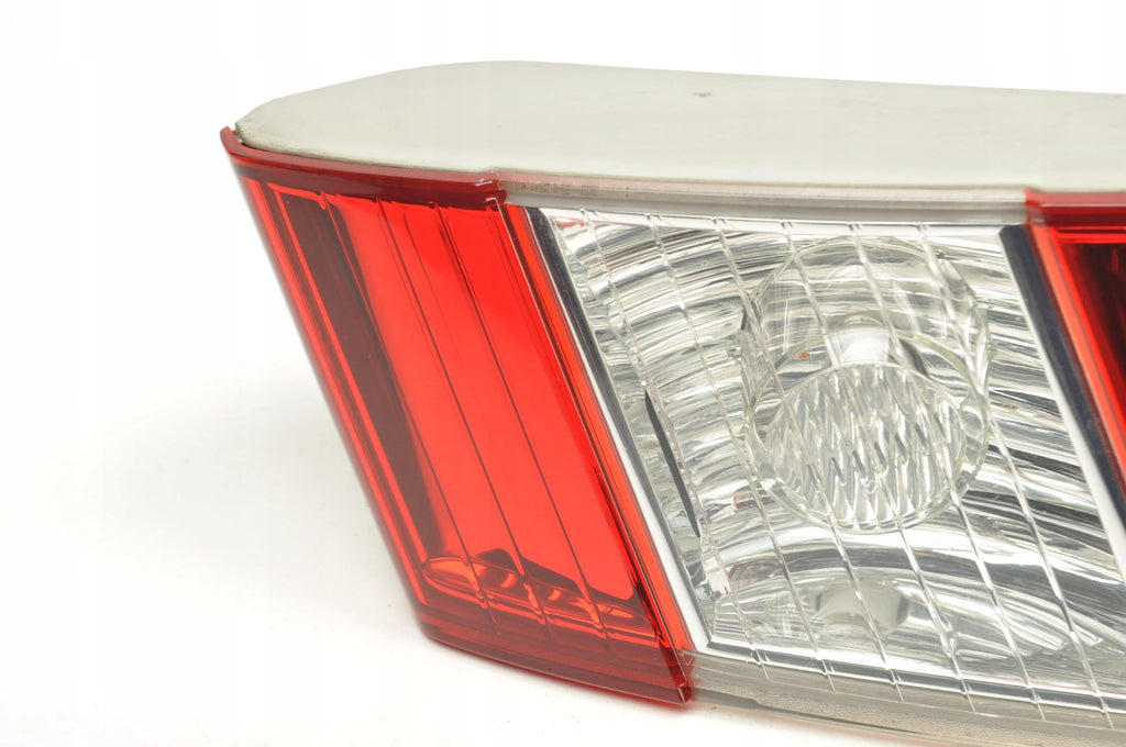 CHEVROLET EPIC II LIFT LAMP RIGHT REAR IN SEDAN FLAP