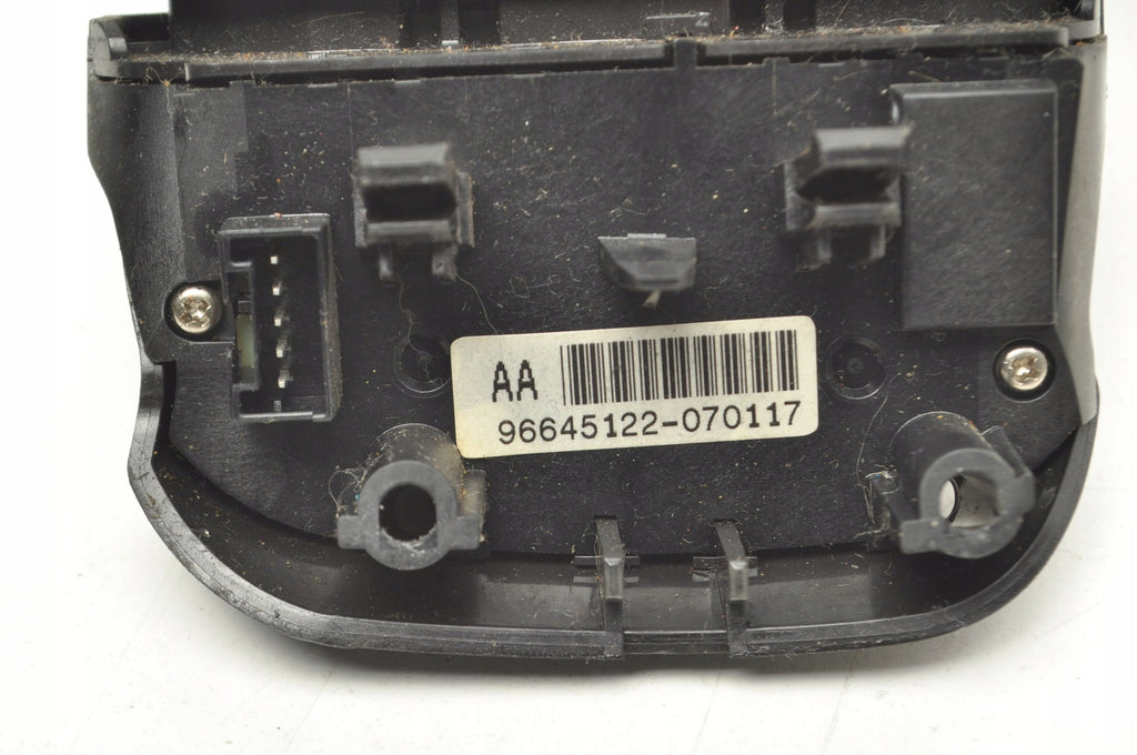 CHEVROLET EPIC II STEERING WHEEL BUTTONS 96645143 96645122