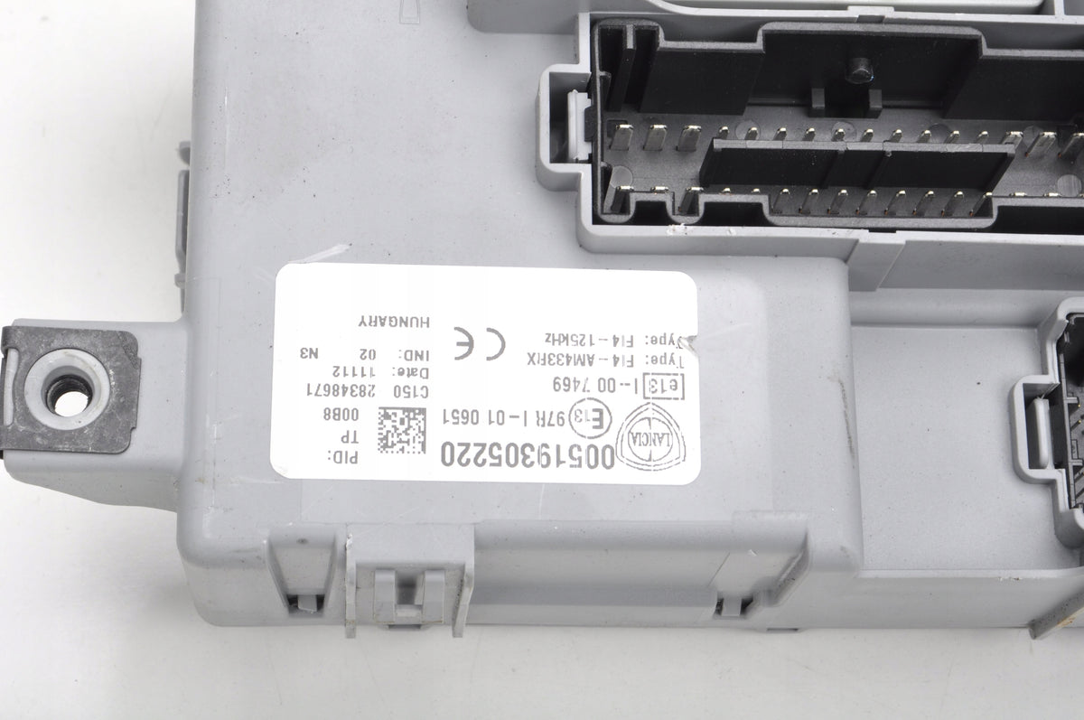 CHRYSLER YPSILON 1.2 8V FUSE BOX 00519305220