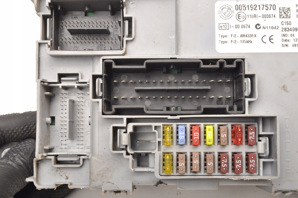 COMBO FUSE BOX D FIAT DOBLO II 00519217570