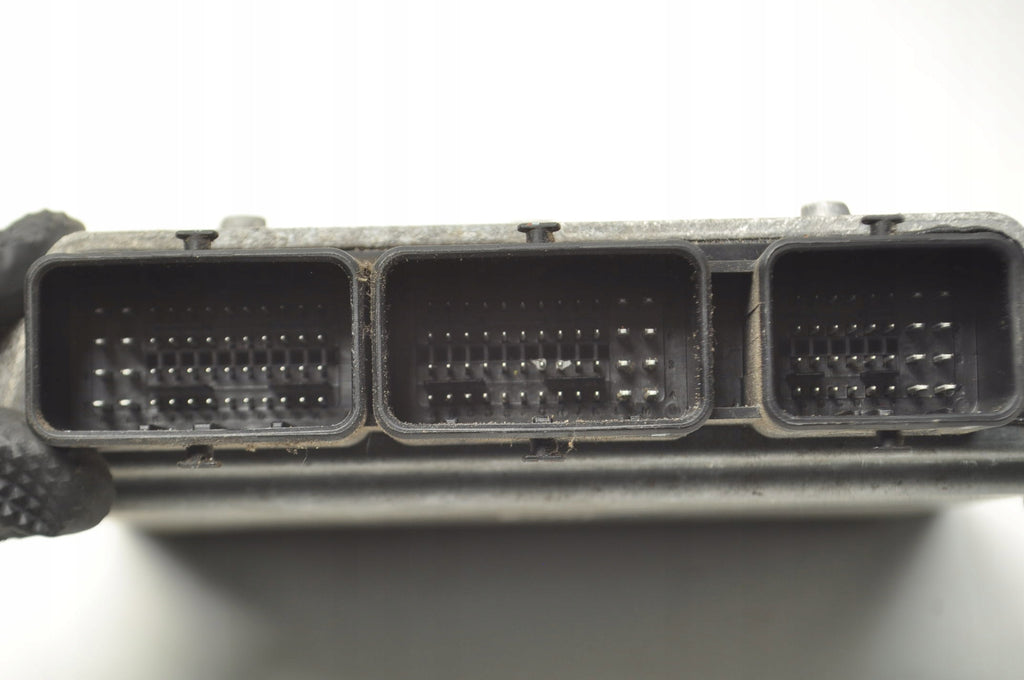 COMPUTER ENGINE CONTROLLER VOLVO S40 II V50 C70 C30 2.0 D 136KM 31211081AA