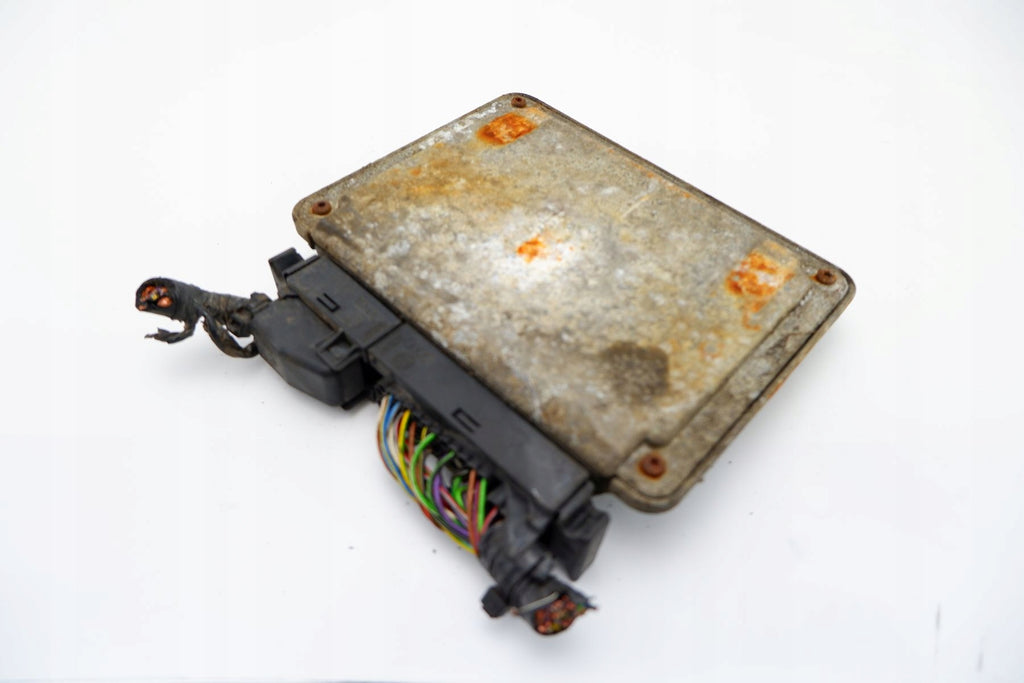 COMPUTER ENGINE DRIVER SEAT IBIZA II VW PASSAT B5 1.9 TDI 038906018FB