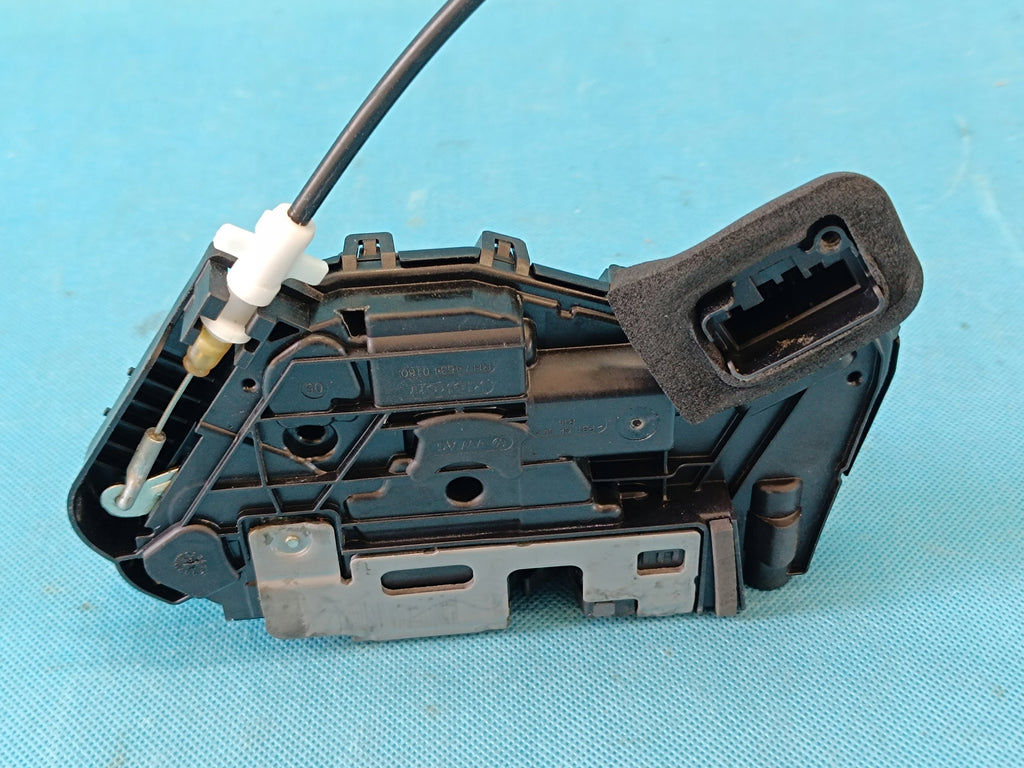 CUPRA FORMENTOR 1.5 TSI 110KW 2023 R DOOR LOCK RIGHT FRONT 5TB837016E