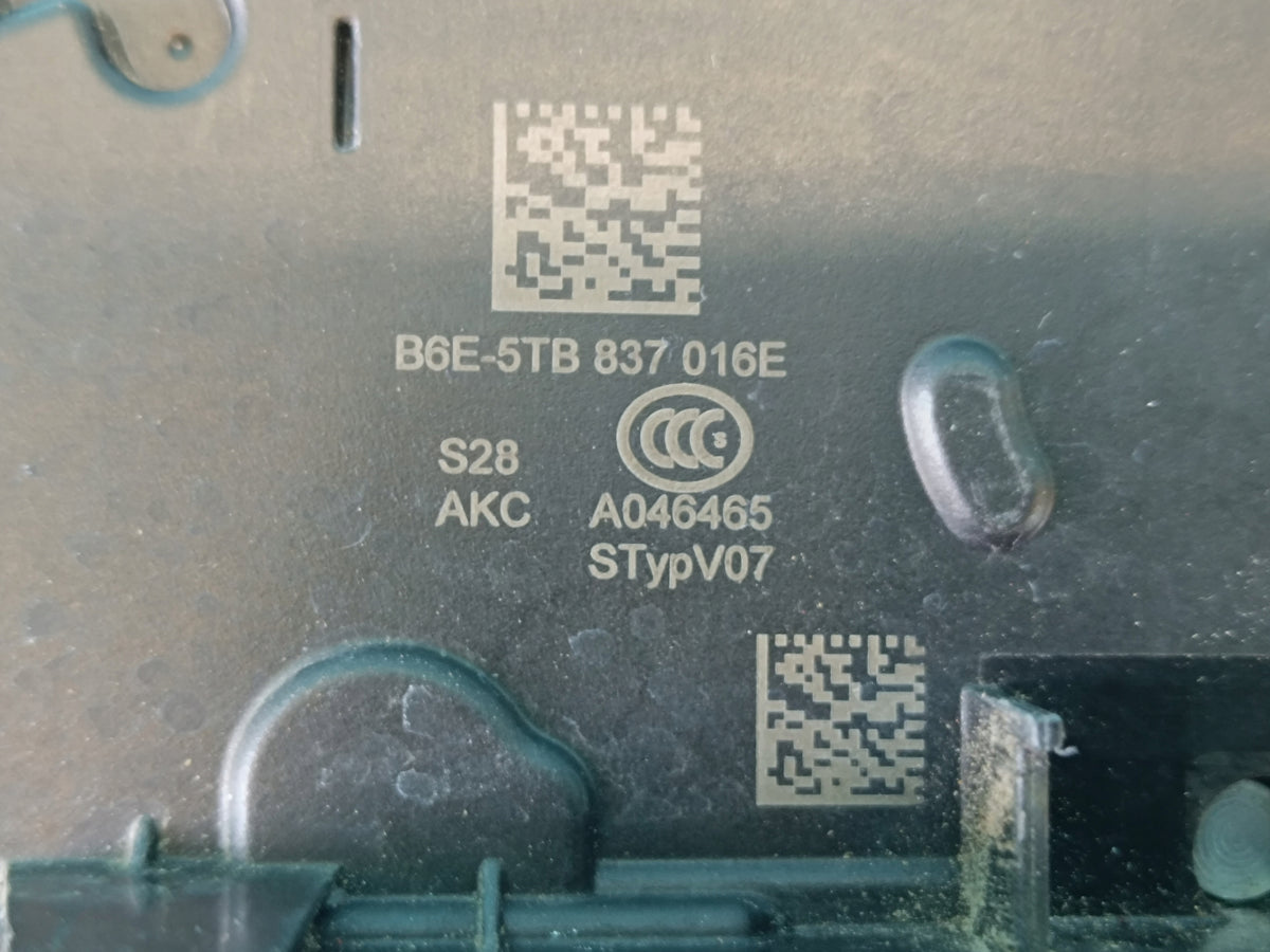 CUPRA FORMENTOR 1.5 TSI 110KW 2023 R DOOR LOCK RIGHT FRONT 5TB837016E