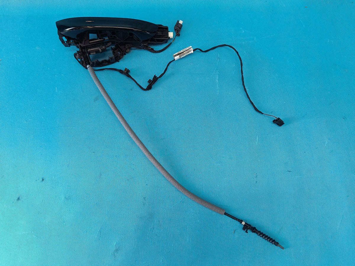CUPRA FORMENTOR 1.5TSI 110KW 2023R DOOR HANDLE RIGHT FRONT KESSY 5FB837206