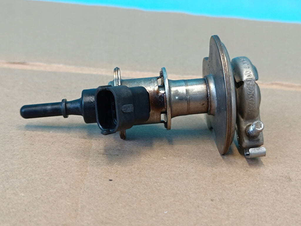 CUPRA FORMENTOR 2.0 TDI 110KW 2024 R INJECTOR ADBLUE 05L131113AD