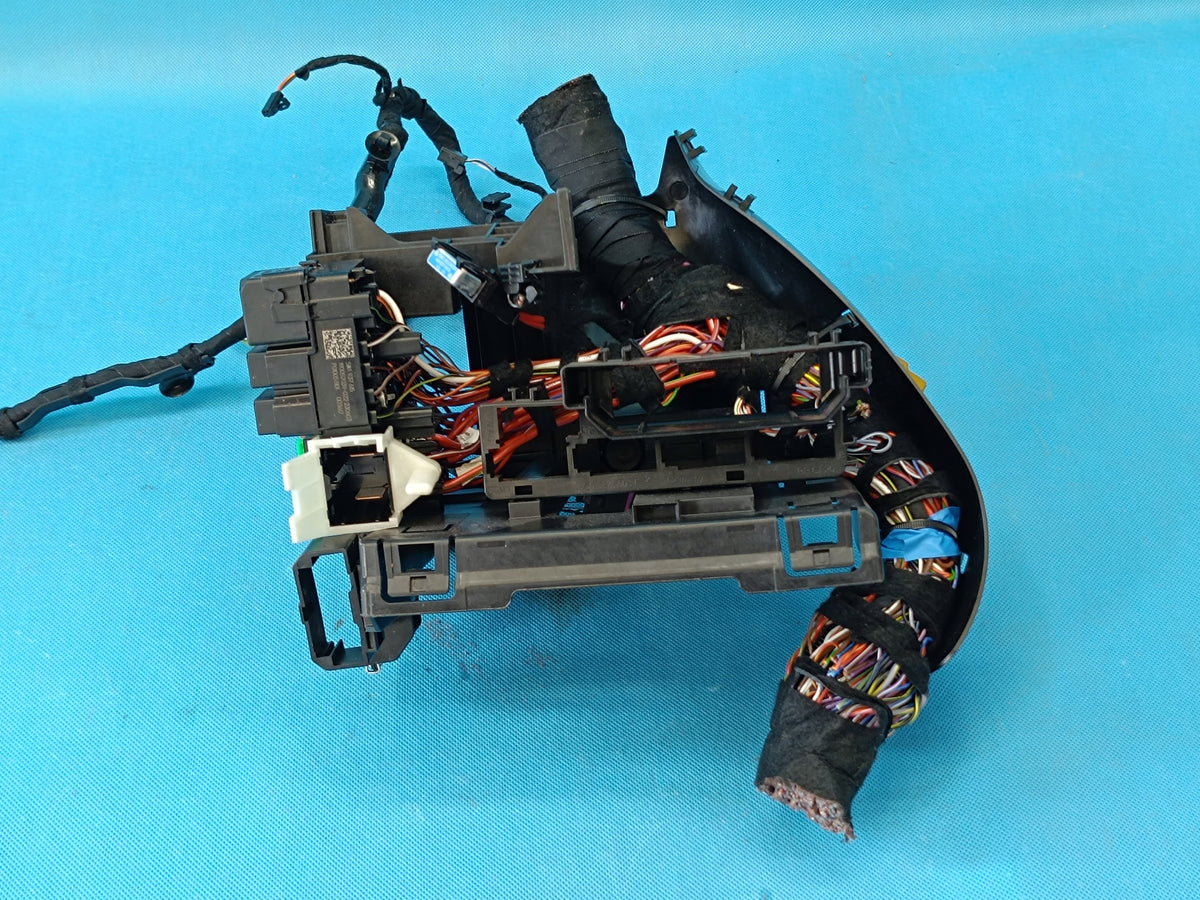 CUPRA FORMENTOR 2.0 TSI 140KW 4x4 2024 R FUSE BOX 5WA941395