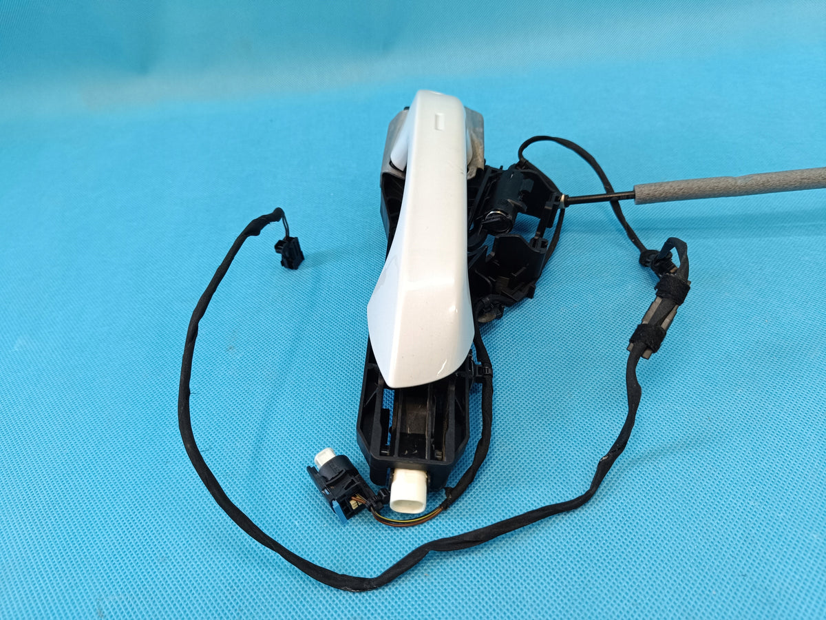 CUPRA FORMENTOR 2024 R DOOR HANDLE LEFT FRONT KESSY 5FB837205 5H1837885E