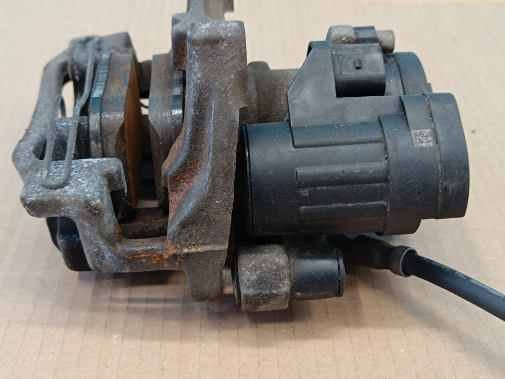 CUPRA LEON AVANT 2.0 TFSI 140KW 2024 R BRAKE CALIPER RIGHT REAR 272x10