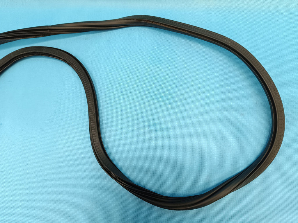 CUPRA LEON AVANT 2.0 TFSI 140KW 2024 R DOOR SEAL LEFT REAR 5FE867367