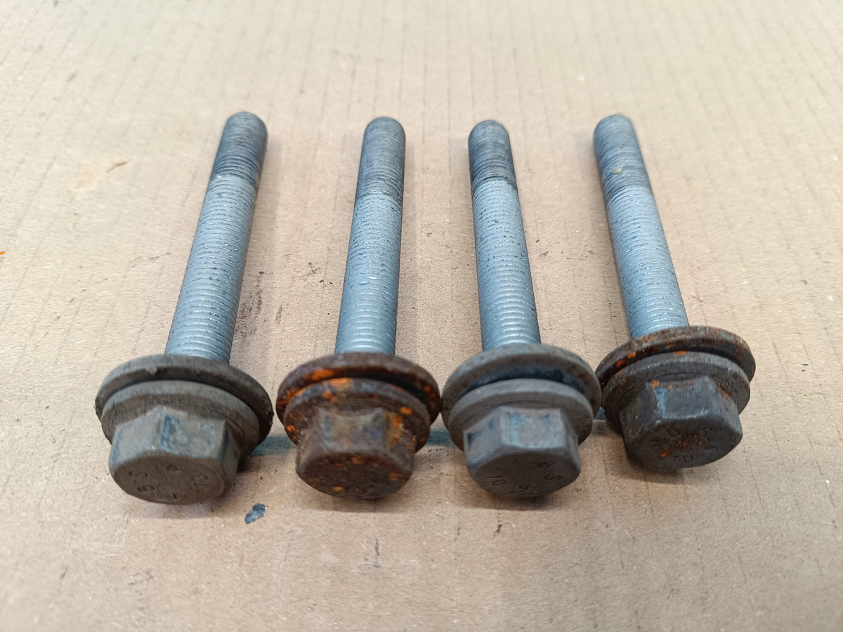 CUPRA LEON AVANT 2.0 TFSI 140KW 2024 R SLED BOLTS REAR