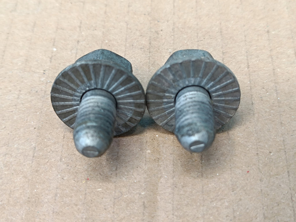 CUPRA LEON AVANT 2.0 TFSI 140KW 2024 R SLED BOLTS REAR