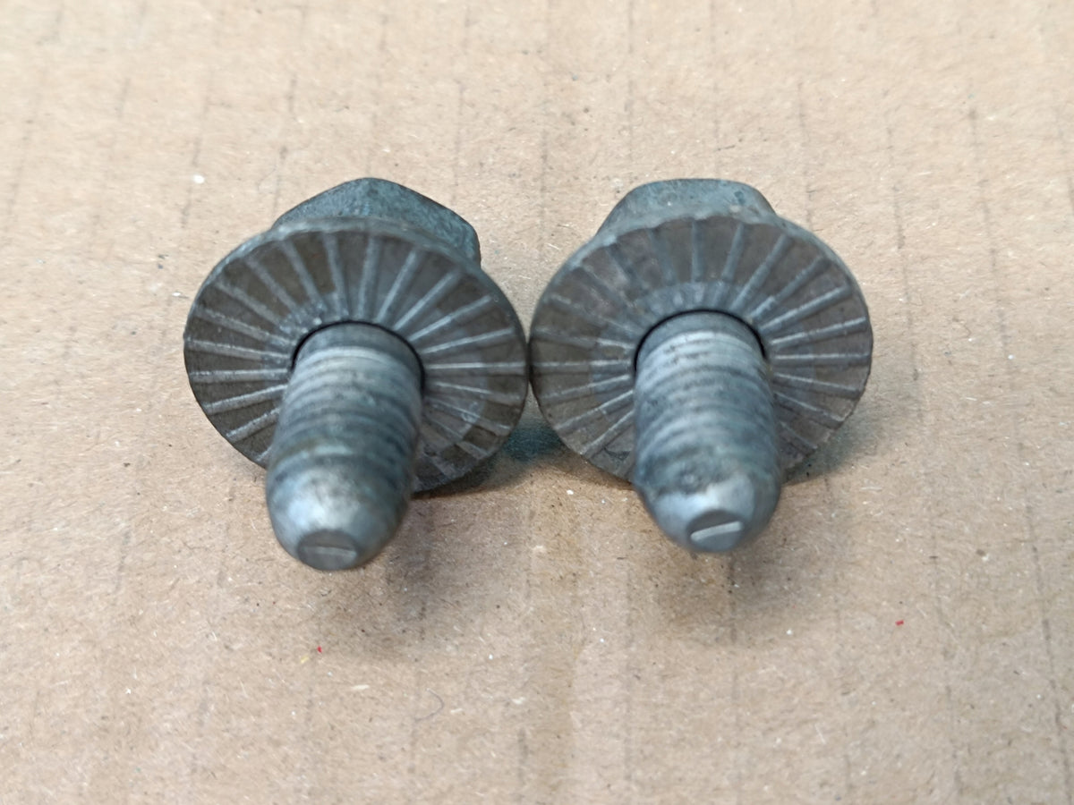 CUPRA LEON AVANT 2.0 TFSI 140KW 2024 R SLED BOLTS REAR