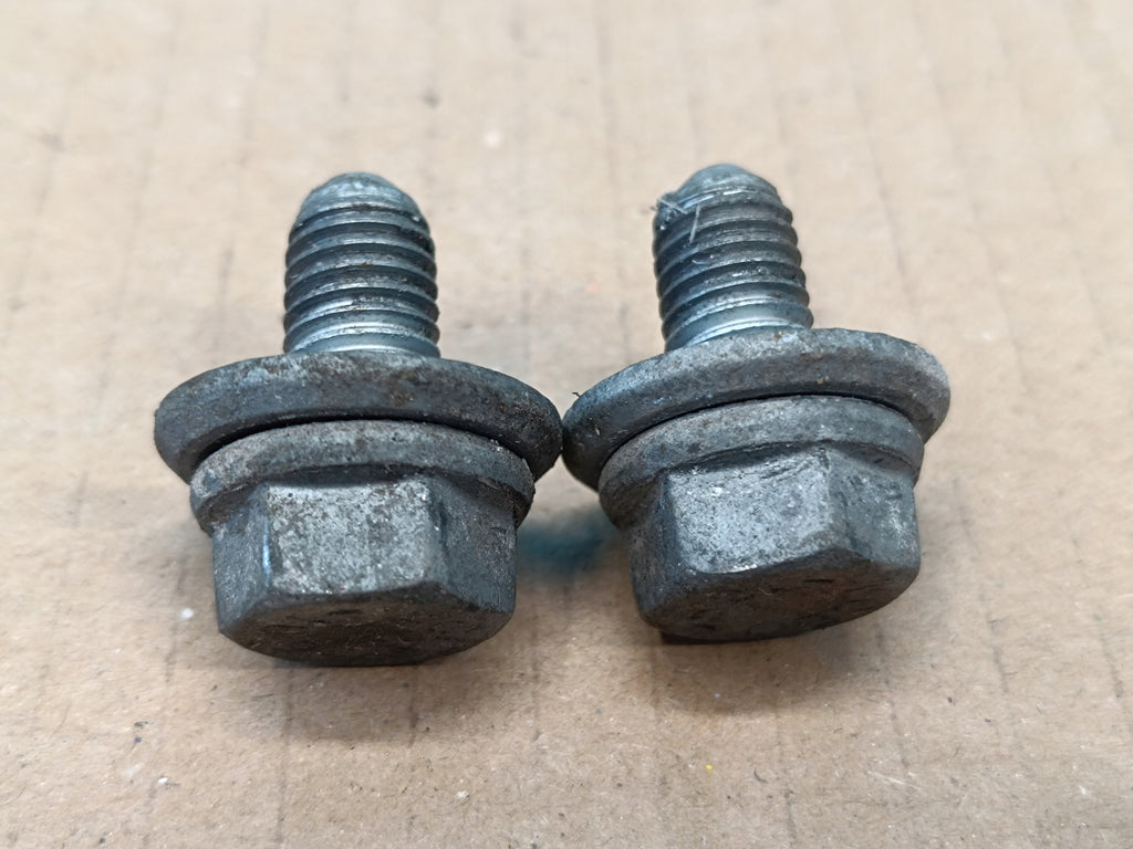 CUPRA LEON AVANT 2.0 TFSI 140KW 2024 R SLED BOLTS REAR