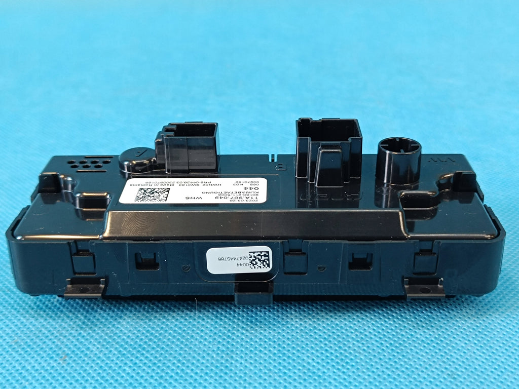 CUPRA LEON COMBI 2,0 TFSI 2023 R TUNNEL AIR CONDITIONING PANEL REAR 11A907049