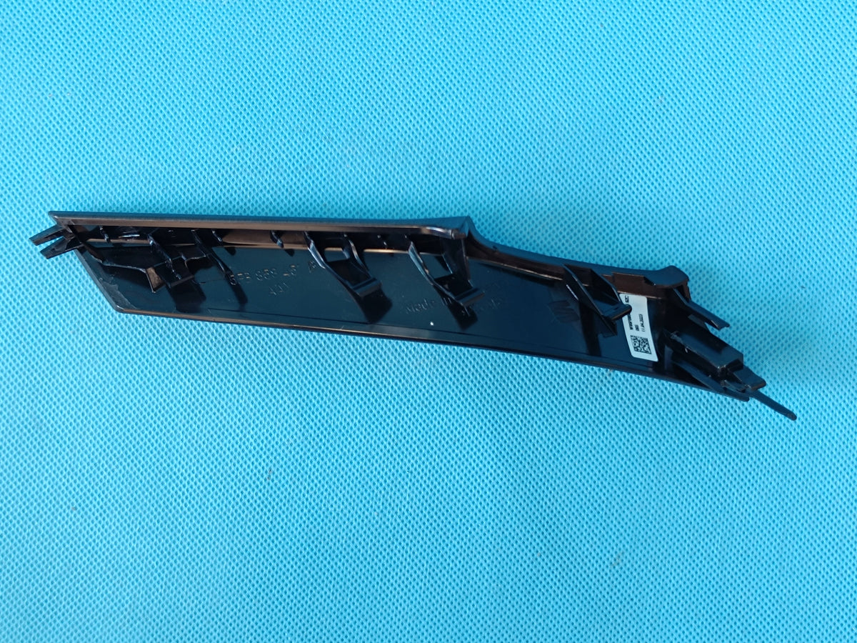 CUPRA LEON COMBI 2,0 TFSI 221KW 2023 R CONSOLE DECOR STRIP 5FB858451B 9ZC
