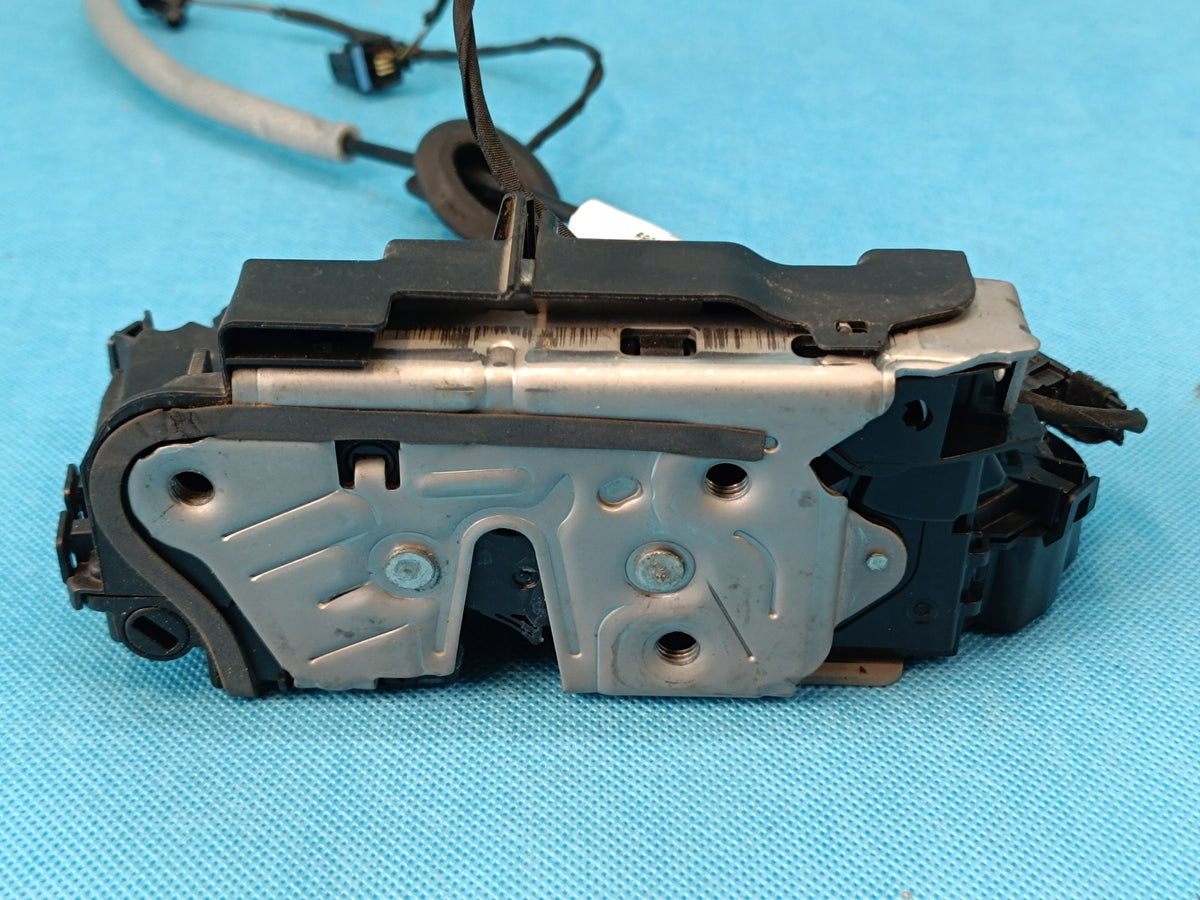 CUPRA LEON COMBI 2,0 TFSI 221KW 2023 R DOOR LOCK RIGHT FRONT 5TB837016D