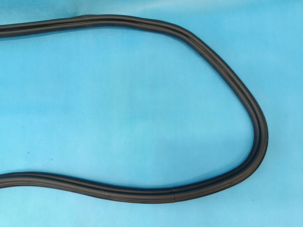 CUPRA LEON COMBI 2,0 TFSI 221KW 2023 R DOOR SEAL LEFT REAR 5FE867367