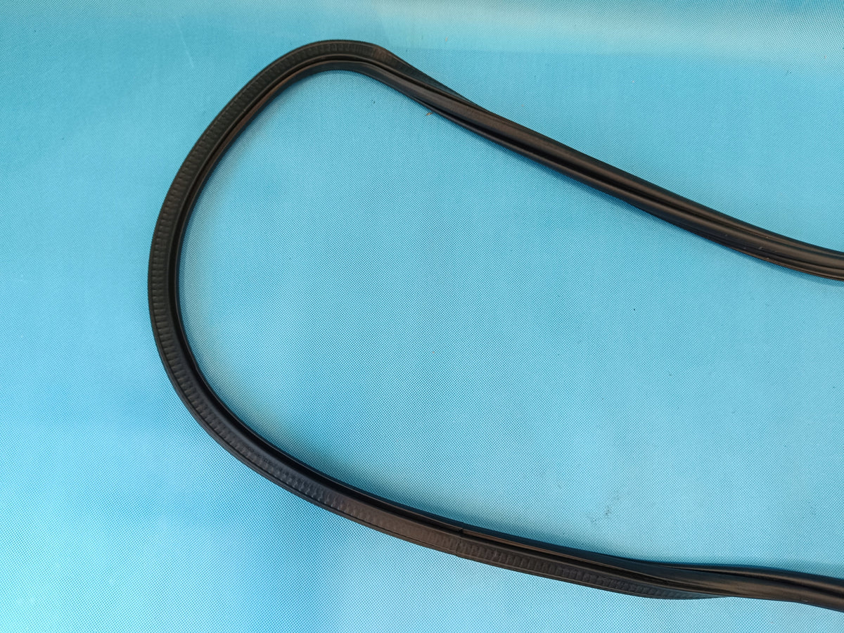 CUPRA LEON COMBI 2,0 TFSI 221KW 2023 R DOOR SEAL RIGHT REAR 5FE867367