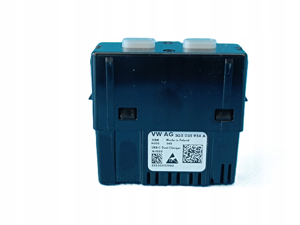 CUPRA LEON COMBI 2,0 TFSI 221KW 2023 R USB TYPE C DUAL CHARGER 3G5035954A