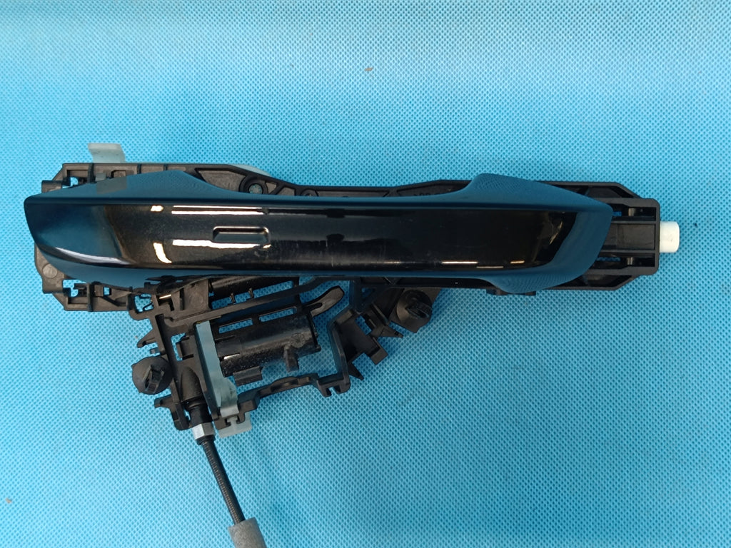 CUPRA LEON COMBI 2,0 TFSI 23R DOOR HANDLE KESSY LY9T RIGHT FRONT 5FA837206