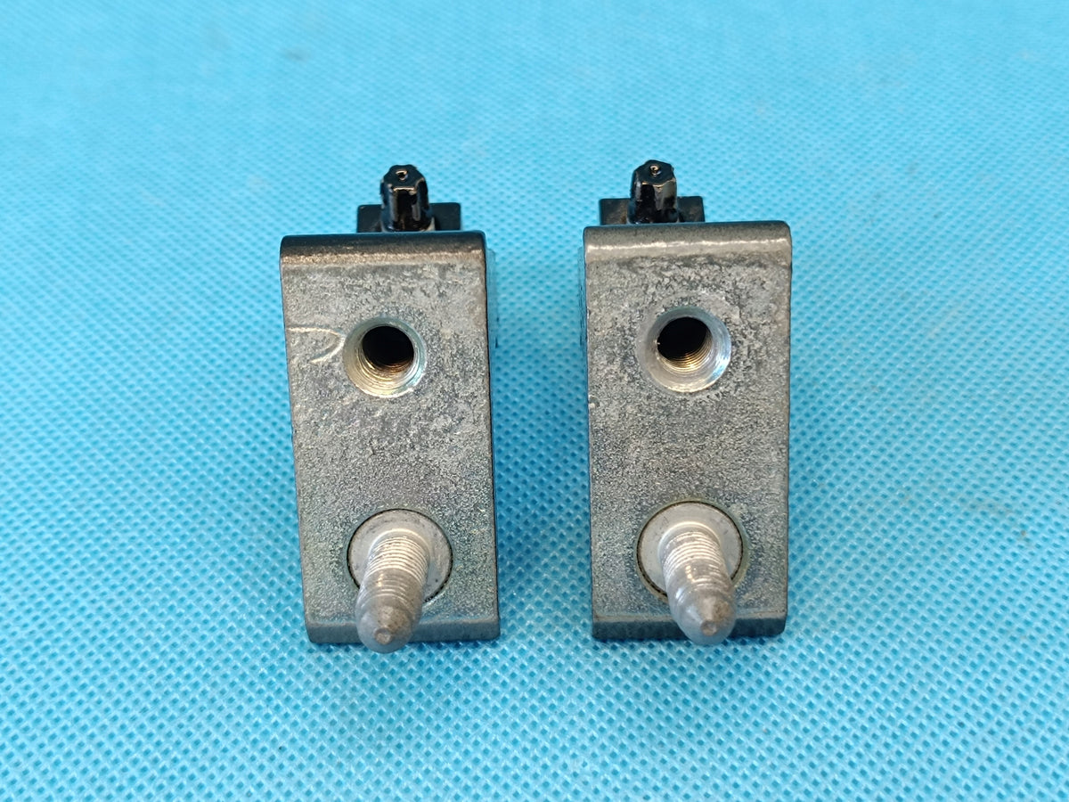 CUPRA LEON COMBI 2,0TFSI 221KW 2023R DOOR HINGES LEFT REAR 8W0831403A LY9T