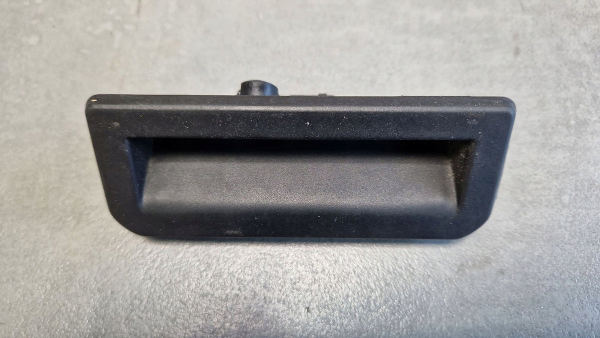 Cupra Ateca Tailgate handle 6V0827566