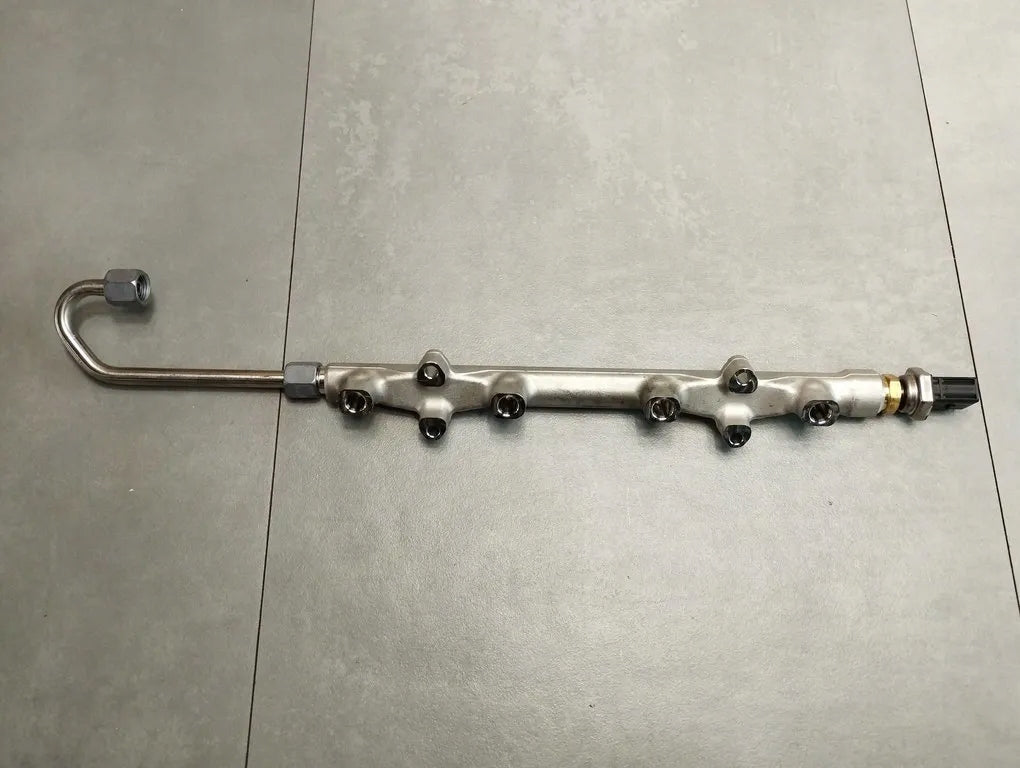 Cupra Formentor INJECTION RAIL 05E133320B