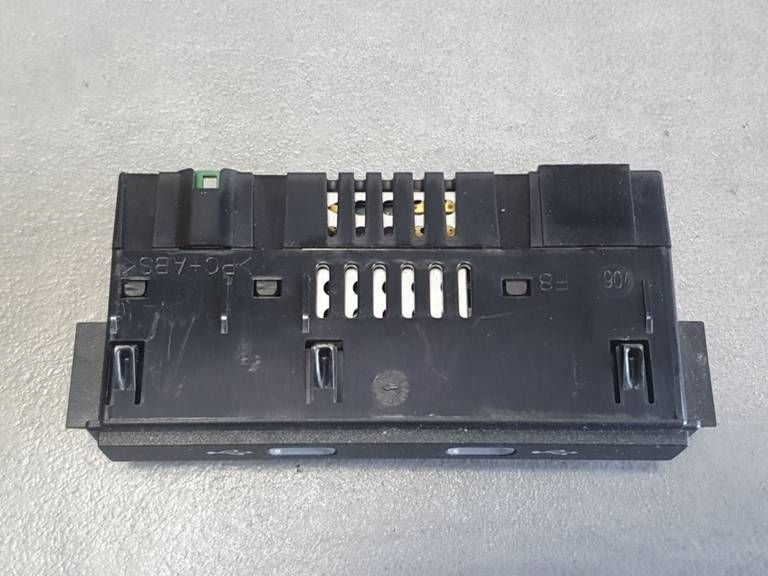 Cupra Formentor USB 5NA035736 port