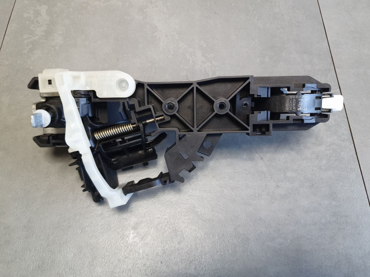 Cupra Leon IV Exterior door handle left front kessy LS7E 5FB837205