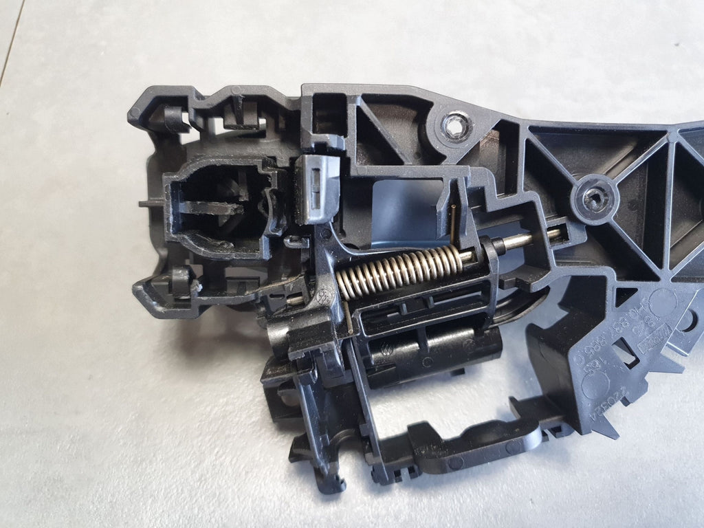 Cupra Leon IV Exterior door handle left rear 5H0837205 LS7E