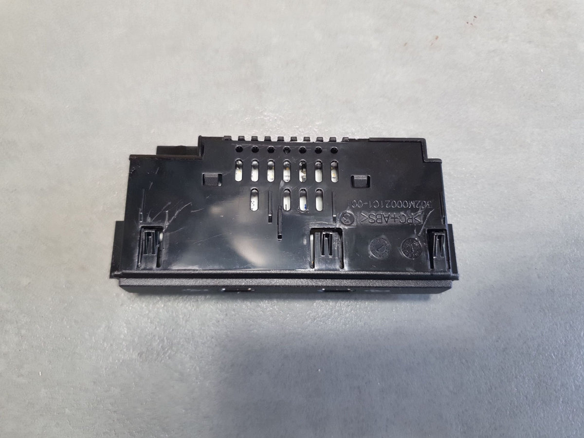 Cupra Leon IV USB 5NA035736 port